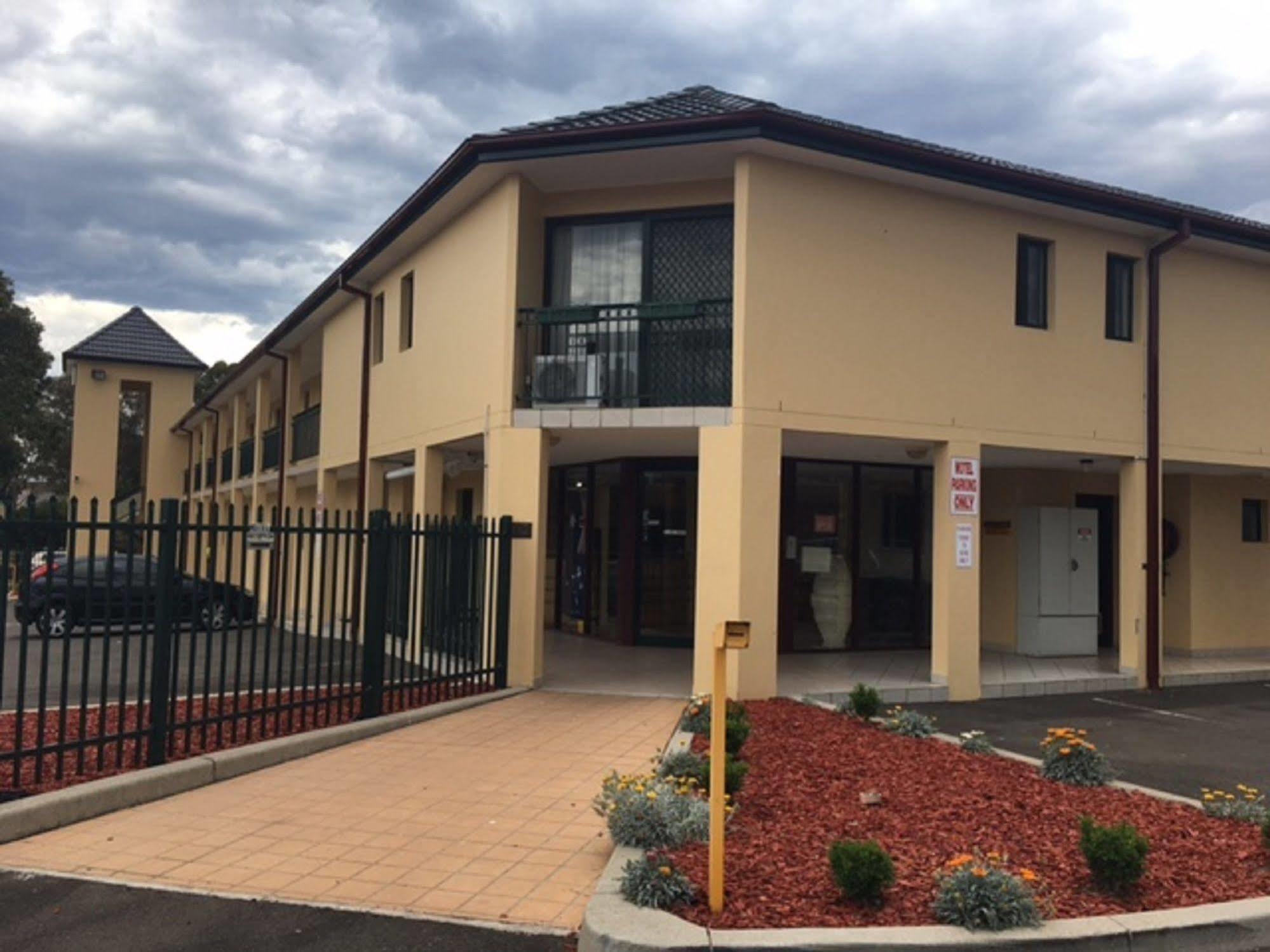 St Marys Park View Motel Exterior photo